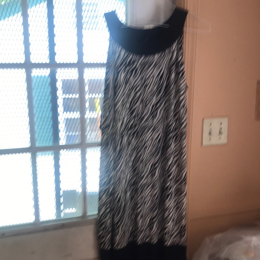 Medium sized Fashion Bug dress. NWT. Great for the Summer.